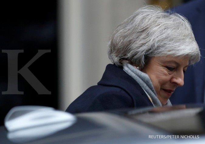 Mantan PM Inggris John Major Minta May Melunakkan Sikap soal Brexit