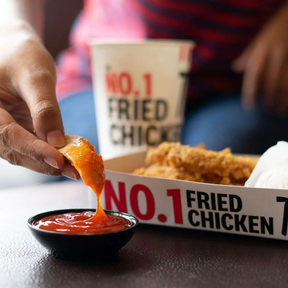 Bayar Rp 68.182 dapat 5 potong ayam dan 3 nasi di promo KFC hari ini 20 Maret 2021!