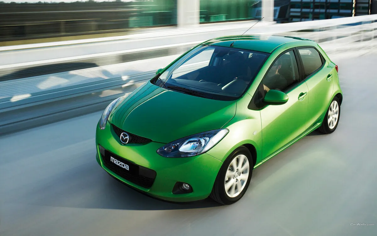 Awal tahun mulai Rp 70 jutaan, harga mobil bekas Mazda 2 kini terjangkau
