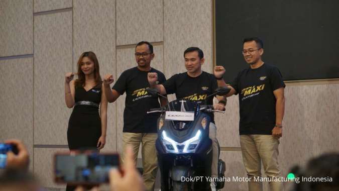 Yamaha STSJ Serahkan 3 Unit LEXi LX 155 kepada 3 Konsumen Pertama di Jawa Timur