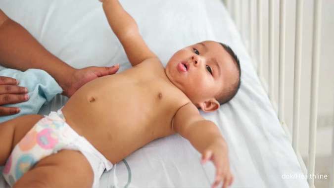 Apa Itu Tummy Time? Cek Manfaat Tummy Time untuk Bayi dan Cara Tepat Melatihnya