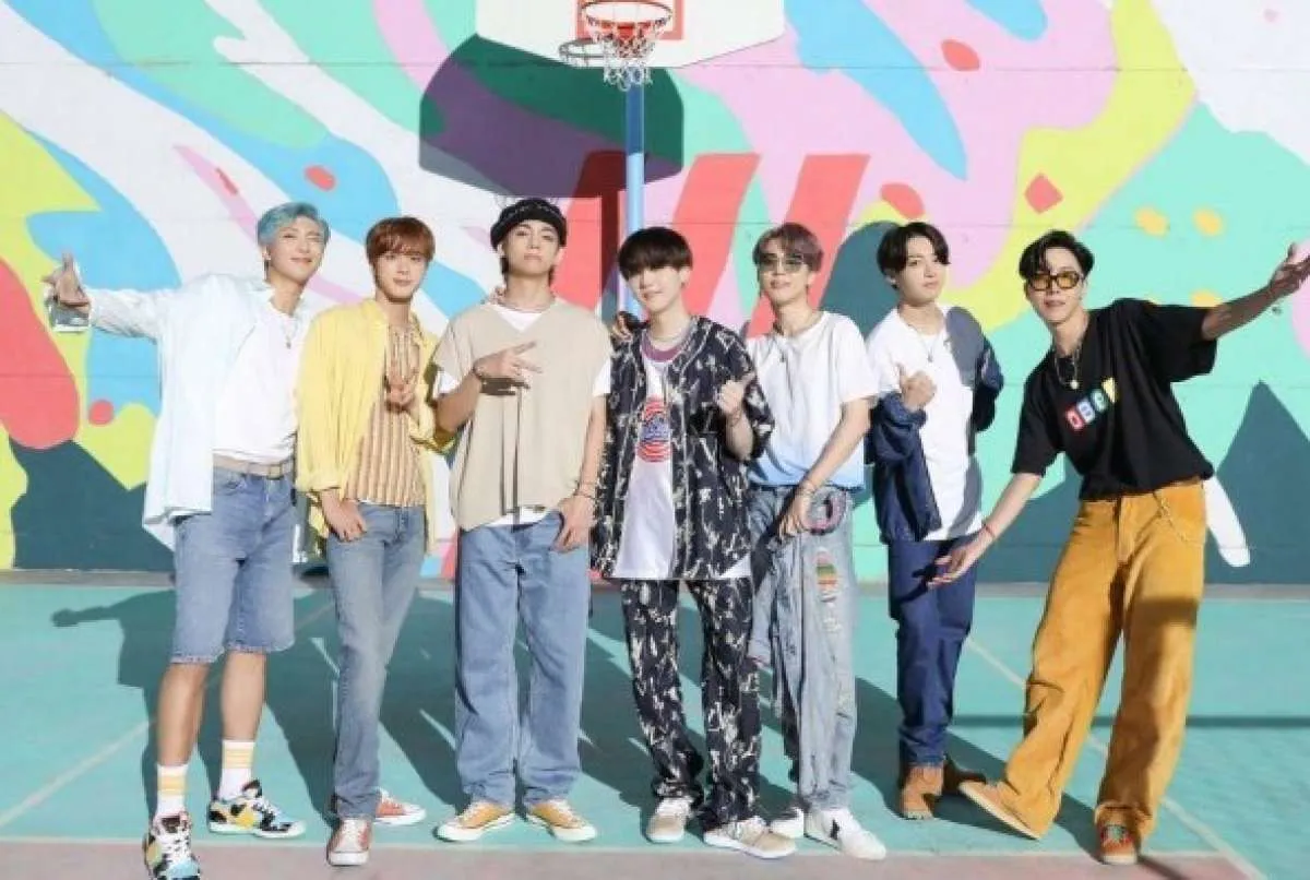 Big Hit umumkan konser BTS di bulan Oktober bakal dilakukan secara virtual