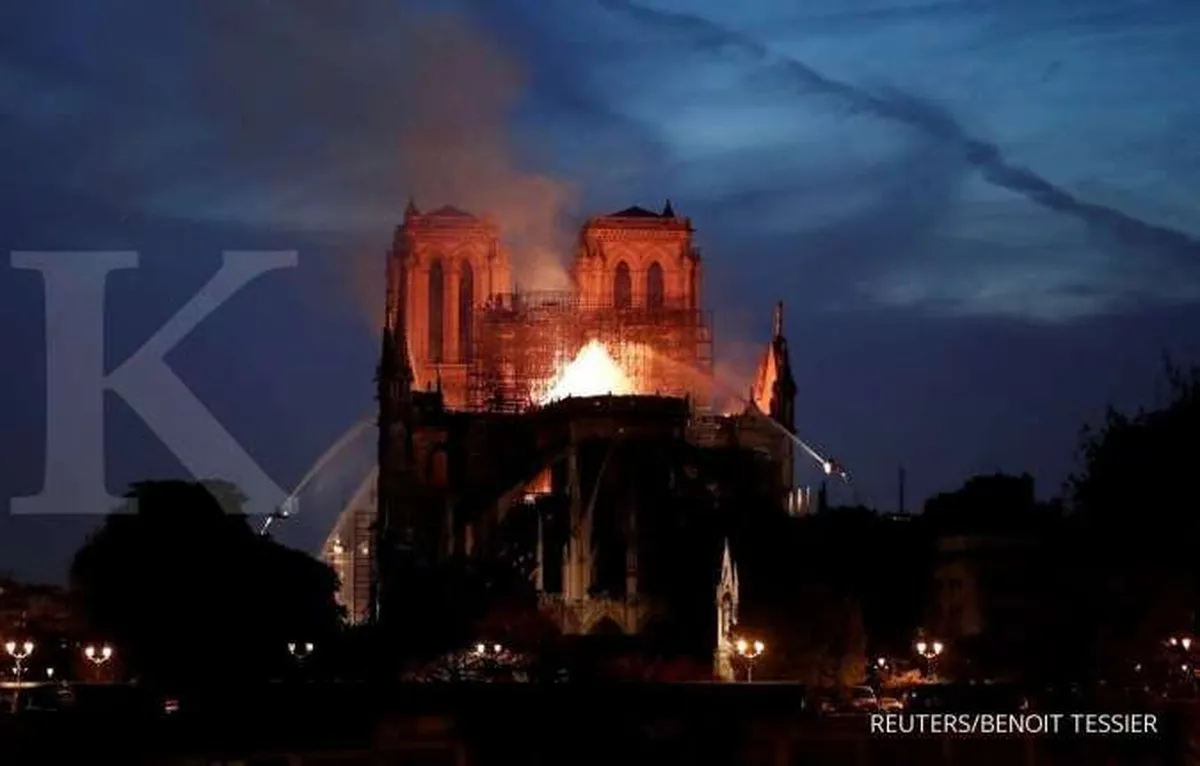Kebakaran melanda Katedral Notre-Dame di Paris, begini kronologinya