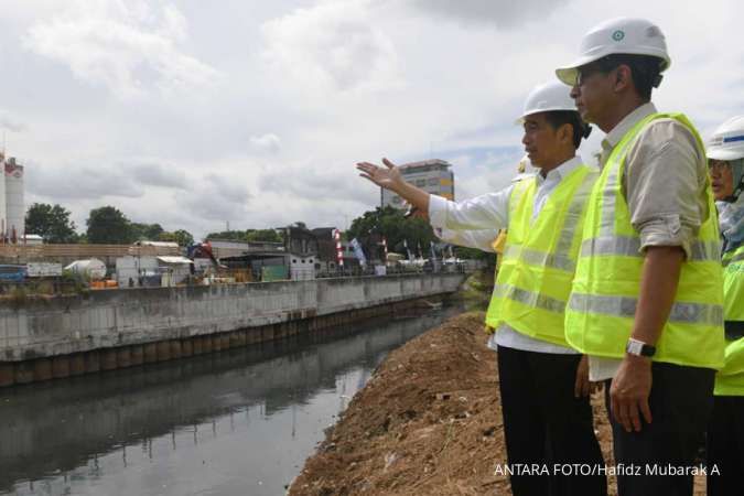 Jokowi Beberkan Strategi Penanganan Banjir di DKI Jakarta, Seperti Apa? 