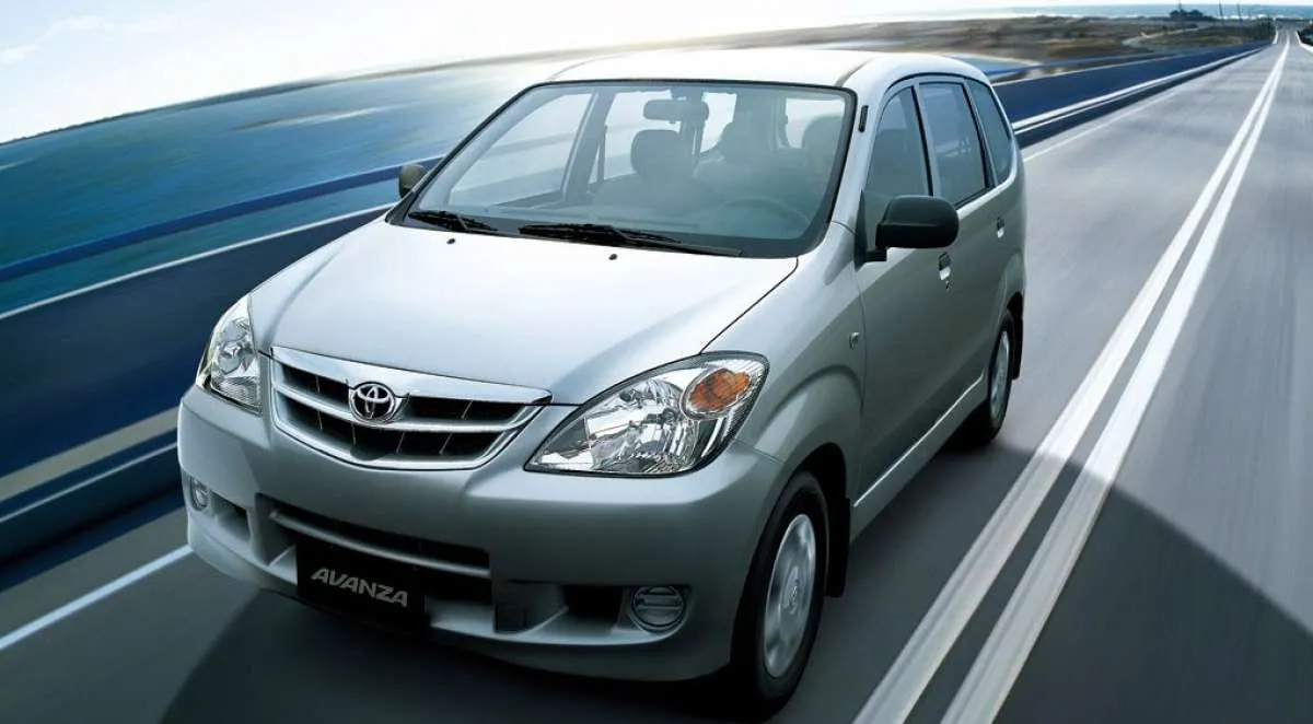 Di Jakarta, lelang mobil dinas Daihatsu Xenia 2012, harga di bawah pasaran