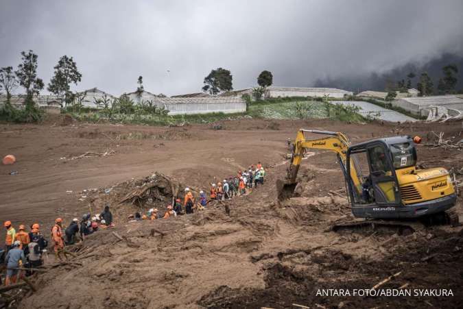 Death Toll from Landslide in Indonesia's West Java Rises to 17