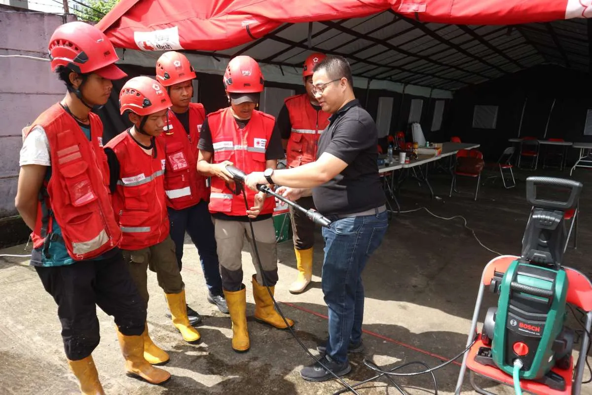 Bosch Optimalkan Teknologi untuk Membersihkan Endapan Lumpur Sisa Material Bencana