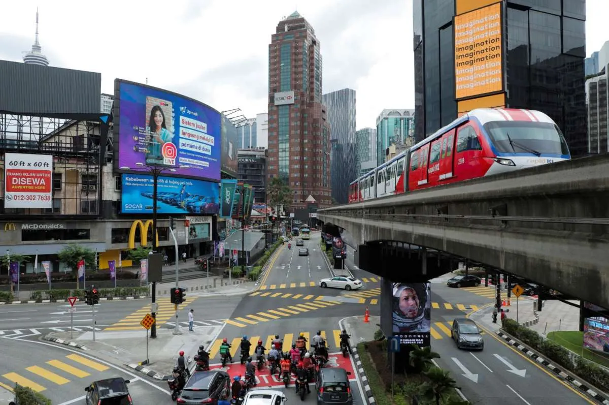 Mulai 1 Mei, Malaysia Cabut Kewajiban Pakai Masker saat Berada di Luar Ruangan