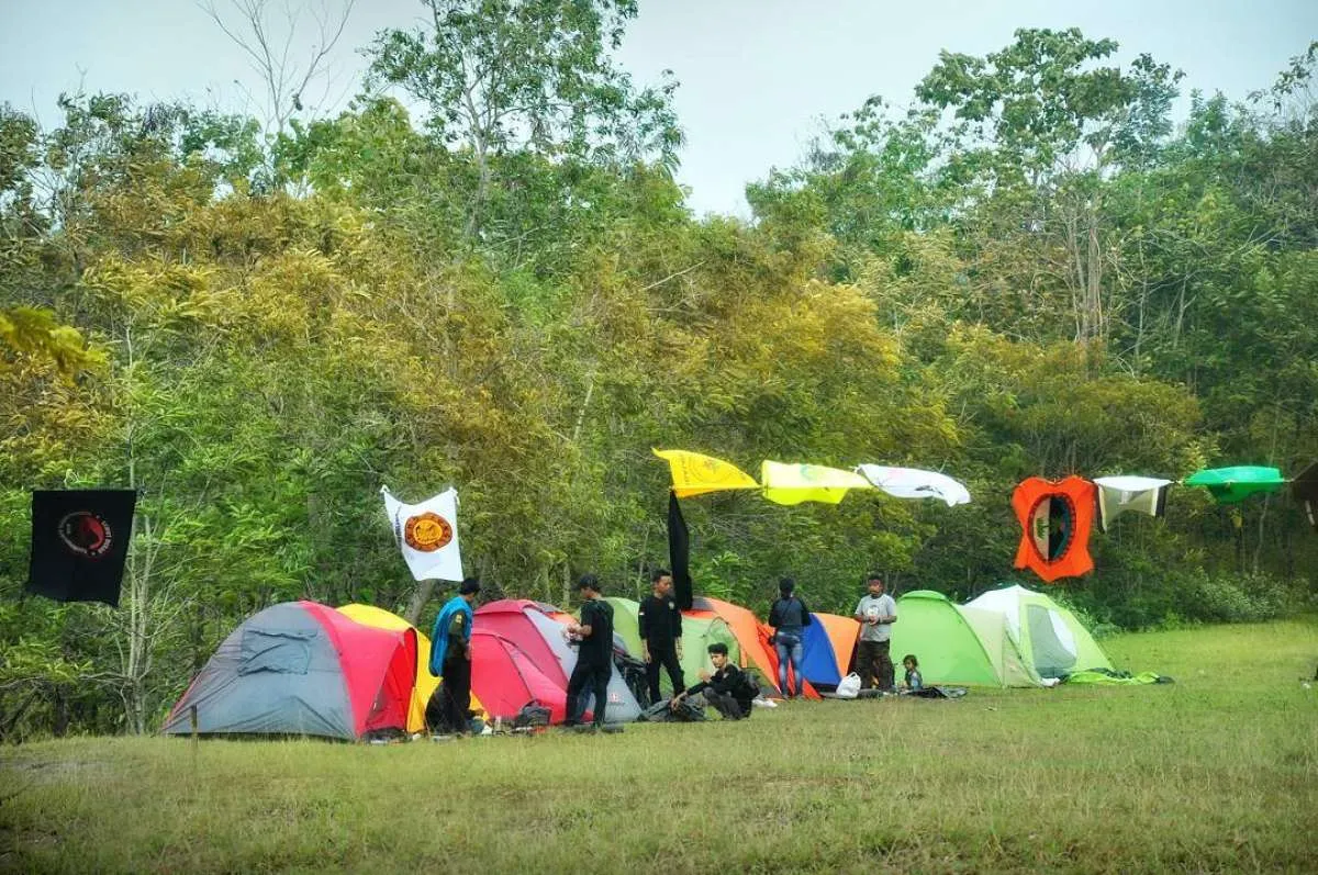 Parang Gombong, tempat berkemah favorit di Purwakarta 