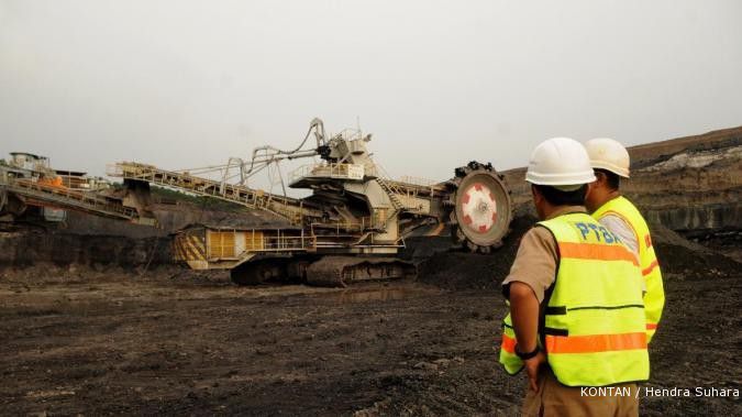 Sejak dibuka, saham PTBA bergerak di zona merah