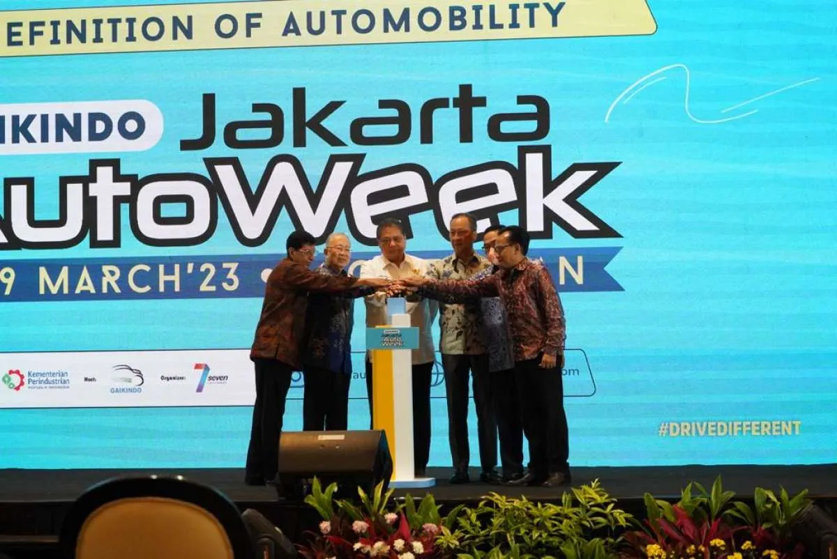 Buka GJAW 2023, Airlangga Apresiasi Kontribusi Industri Otomotif ke Perekonomian