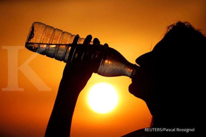 Dehidrasi termasuk salah satu faktor penyebab kencing berbusa.