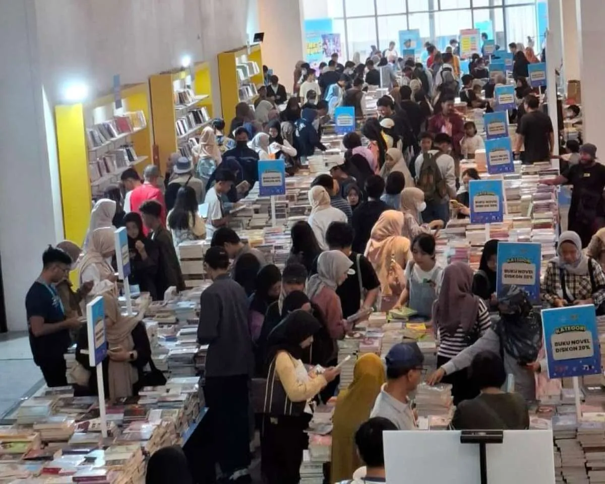 Semesta Buku di Pesta Literasi Indonesia 2024 Ramai