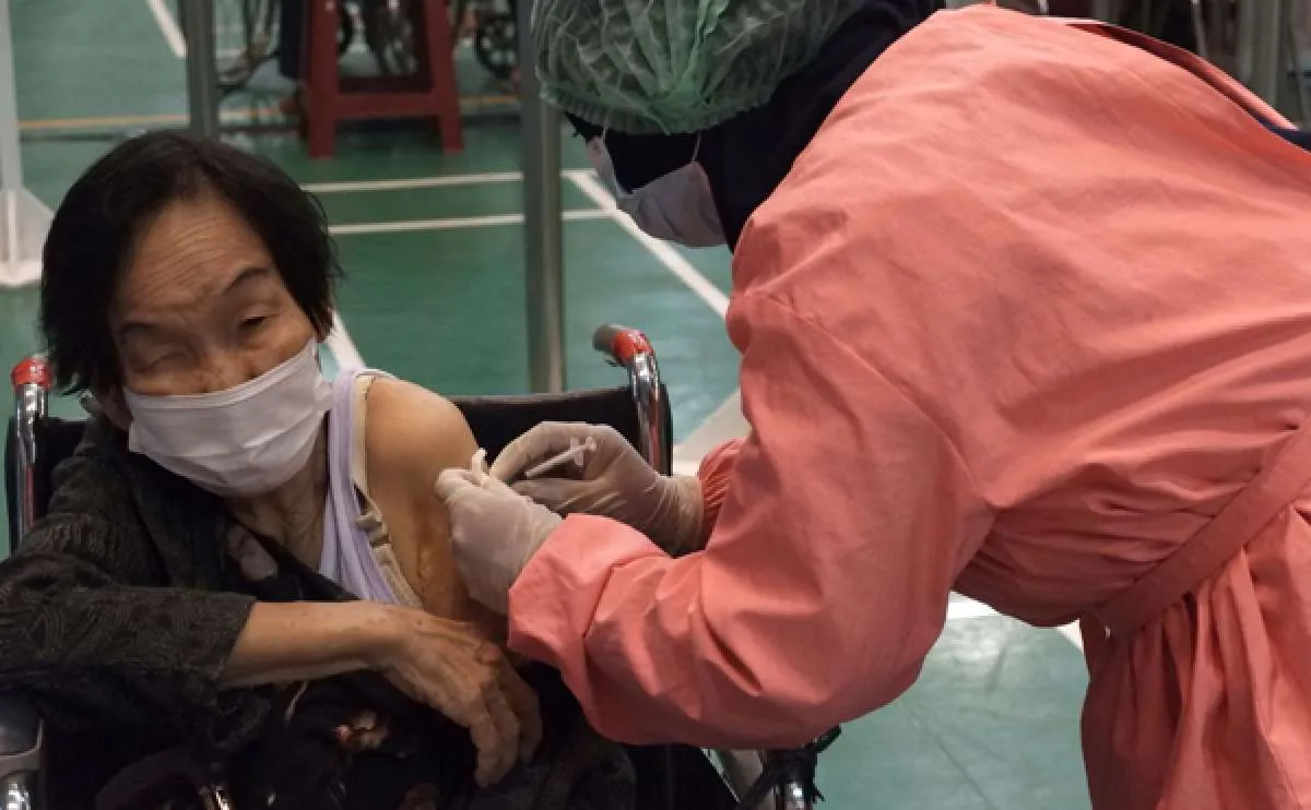 Bagaimana cara mencapai herd immunity dengan vaksinasi Covid-19?