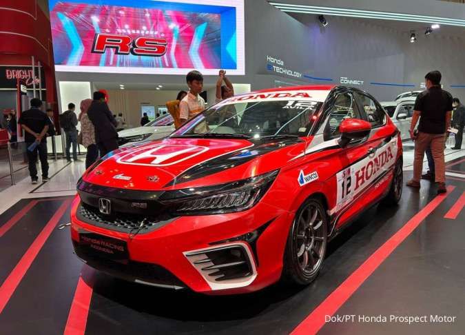 Honda Pajang Honda Civic Type R dengan Konsep Desain Livery TCR Series di GIIAS 2023