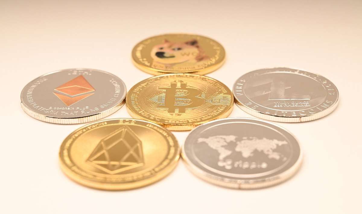 Aset Kripto Seperti Bitcoin, Ethereum, dan XRP Turun, Koreksi Masih Dianggap Wajar