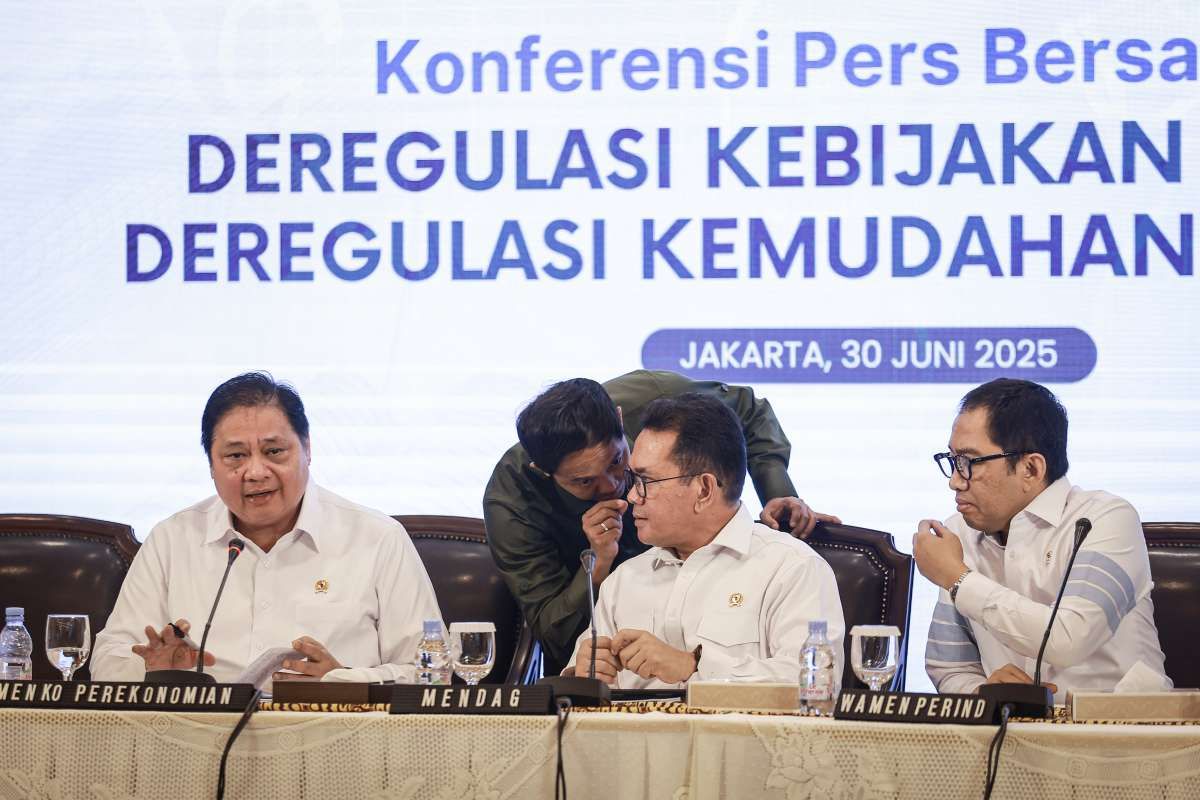 Tidak Cukup Hanya Deregulasi Impor Produk