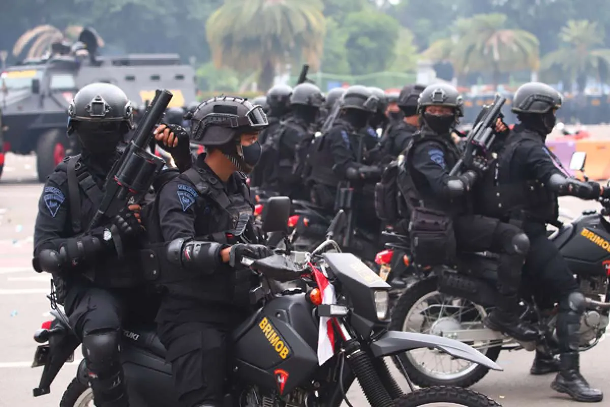 Anggota DPR ini meminta Polri tindak tegas oknum polisi yang mengintimidasi netizen 