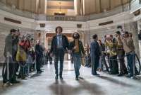 Film Netflix The Trial Chicago 7, persidangan panjang Eddie dan Sacha Baron 