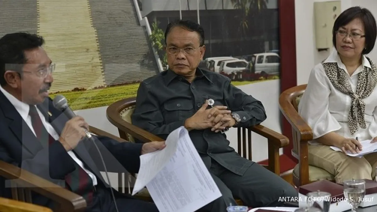 Agar bupati dan walikota tak bisa main mata