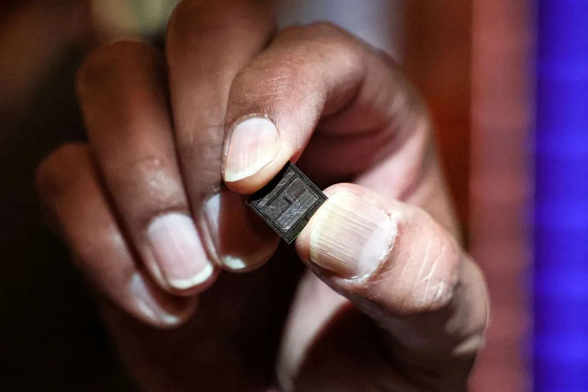 Micron Tembus Klub US$ 1 Triliun, Didukung Ledakan Permintaan Chip AI