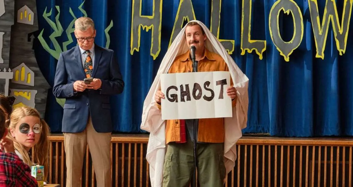 Film Netflix terbaru, Adam Sandler dan akting komedinya di cuplikan Hubie Halloween