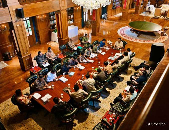 Ratas di Hambalang, Prabowo Minta Huntara Korban Banjir Sumatra Segera Dibangun