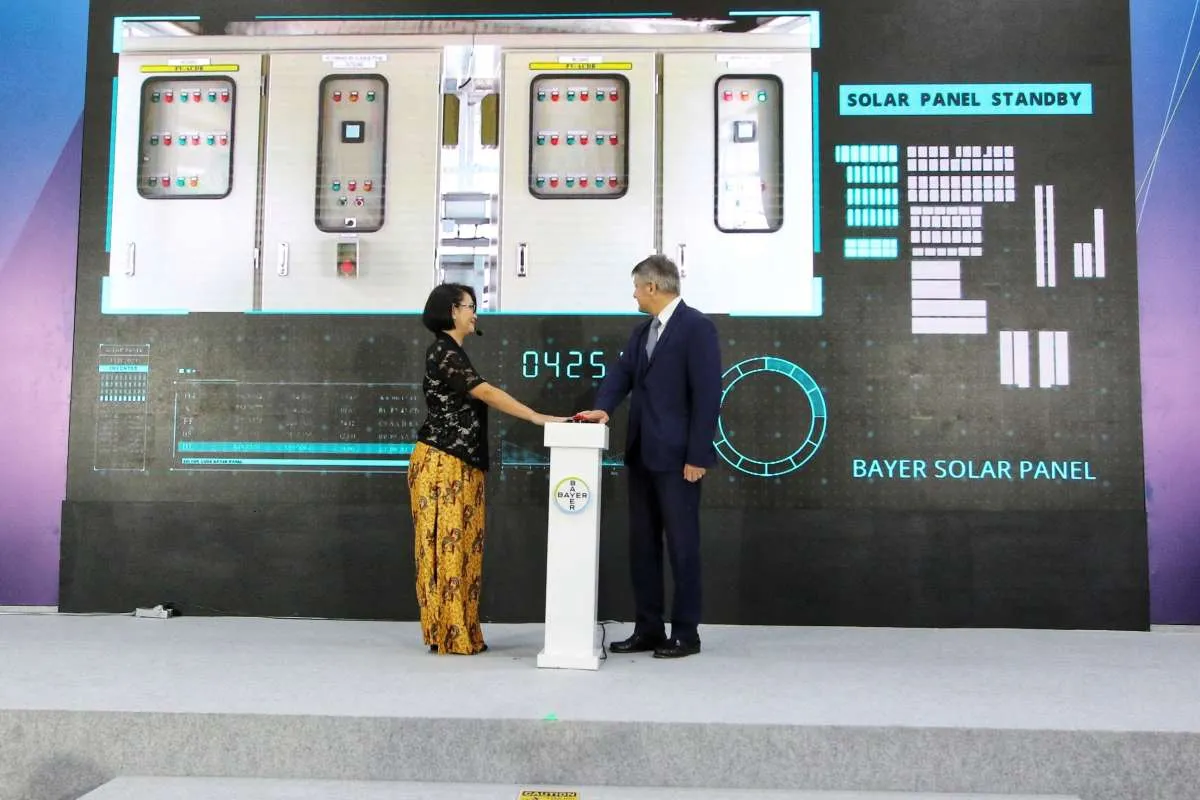 Bayer Pasang Instalasi PLTS Atap Terbesar di Industri Farmasi Multinasional Indonesia