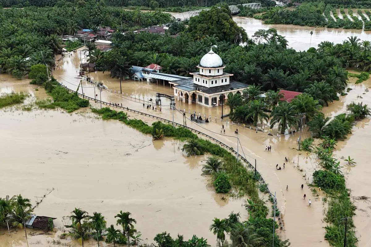 Banjir Bandang dan Longsor Terjang Sumatera, 61 Tewas dan 100 Warga Masih Hilang