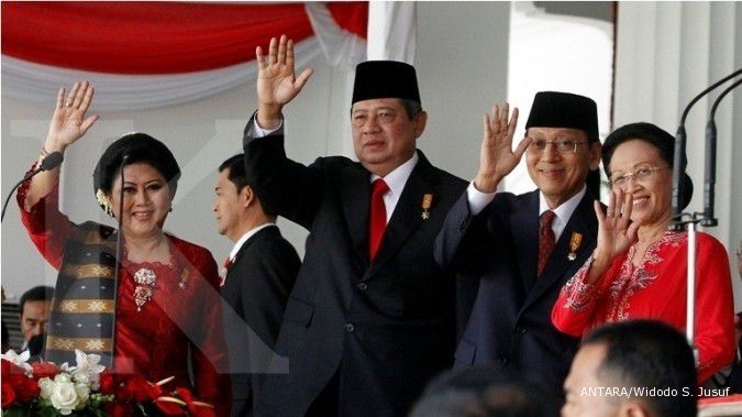 SBY kukuhkan 66 paskibraka di istana