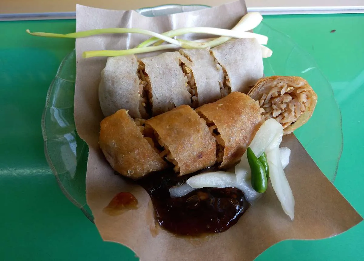 6 Wisata Kuliner di Semarang yang Khas dan Lezat, Coba Lumpia Asli