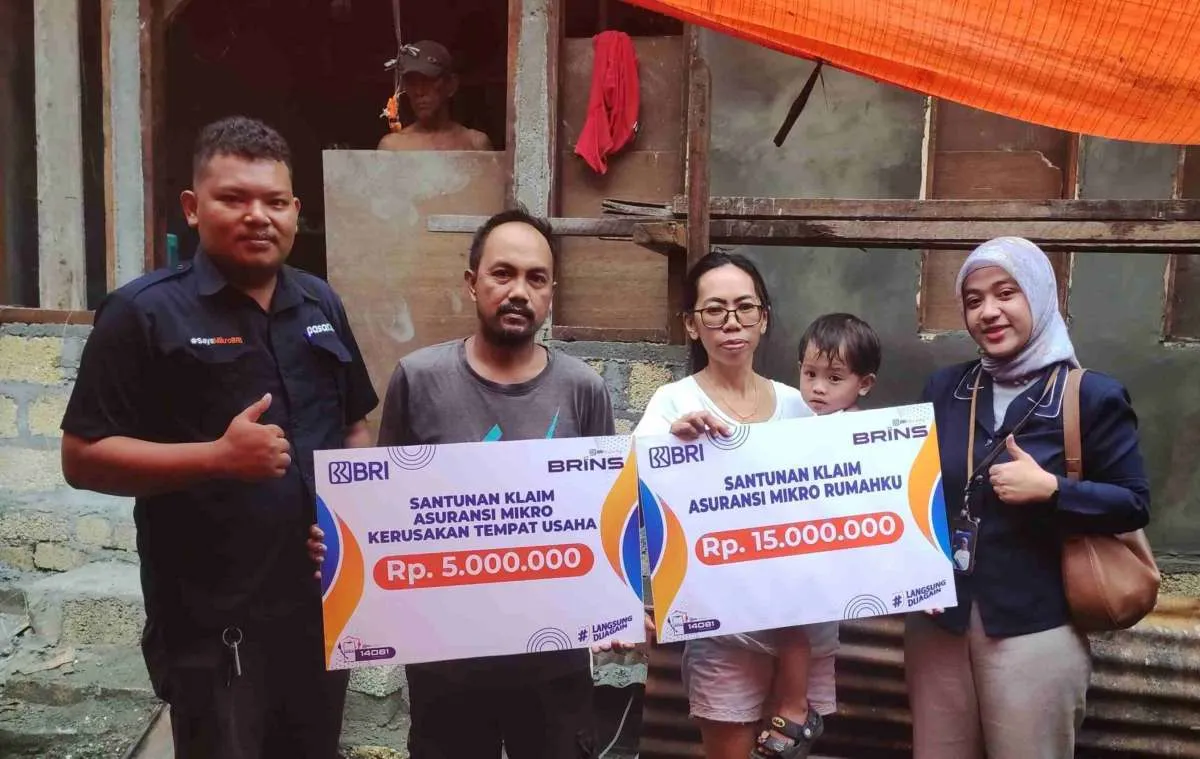 BRI Insurance Bayar Klaim Nasabah Asuransi Mikro di Jayapura