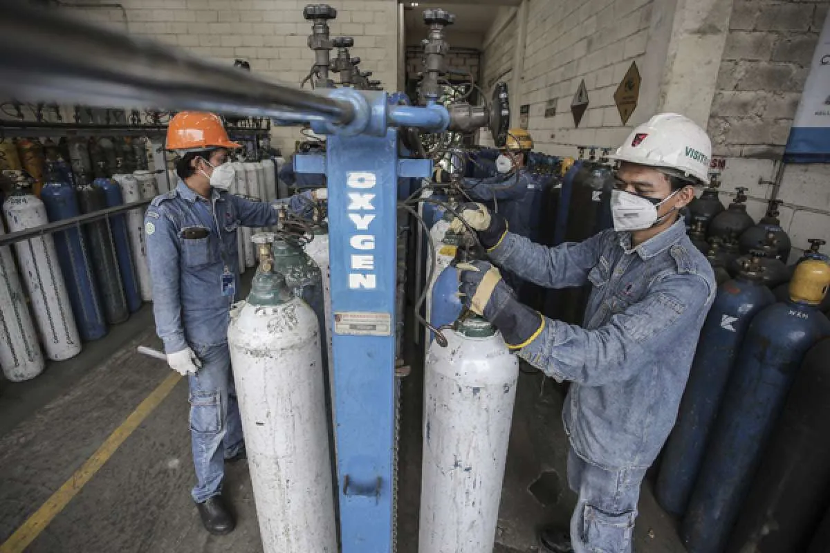 Bantu tangani Covid-29, Krakatau Steel (KRAS) salurkan 25.438 tabung oksigen gratis