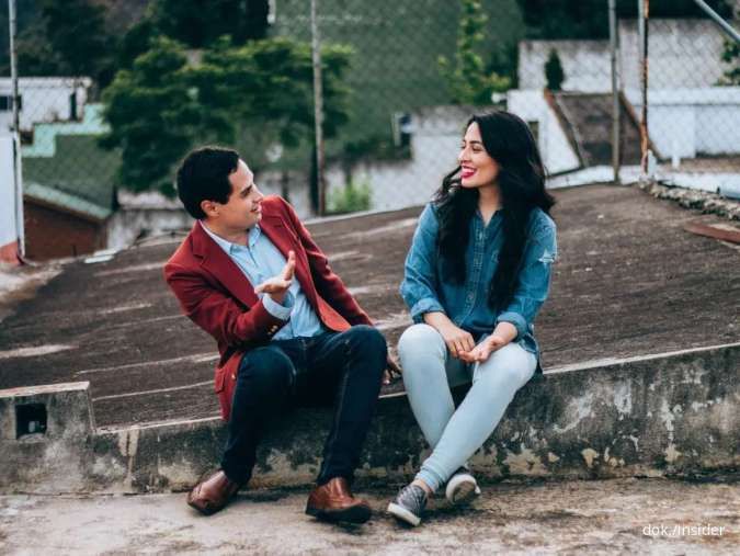 5 Gestur Cinta dari Wanita yang Wajib Pria Ketahui, Memuji hingga Mengingat Momen