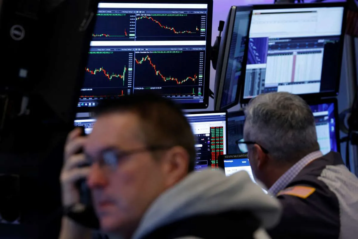 Wall Street Terpuruk Akibat Ancaman Tarif Trump, Tapi Data Inflasi Beri Kelegaan