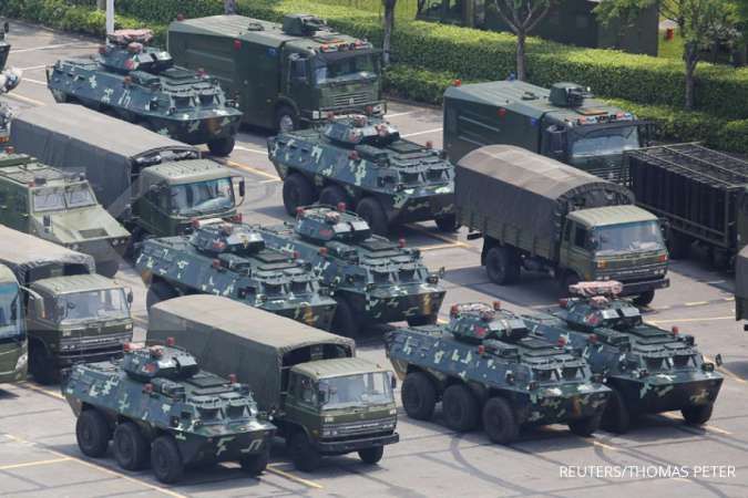 Ratusan truk militer China mendekati Hong Kong 
