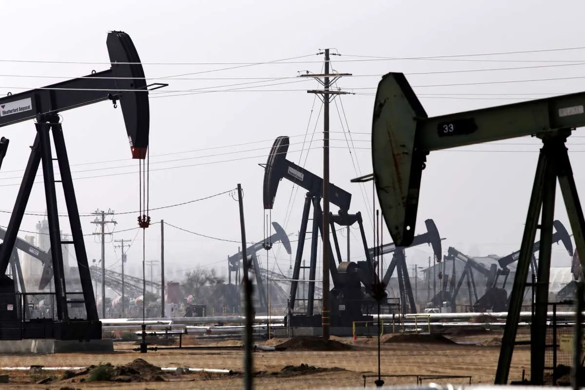 Harga Minyak Mentah Naik Tipis, OPEC+ Setuju Tingkatkan Produksi di Juli dan Agustus