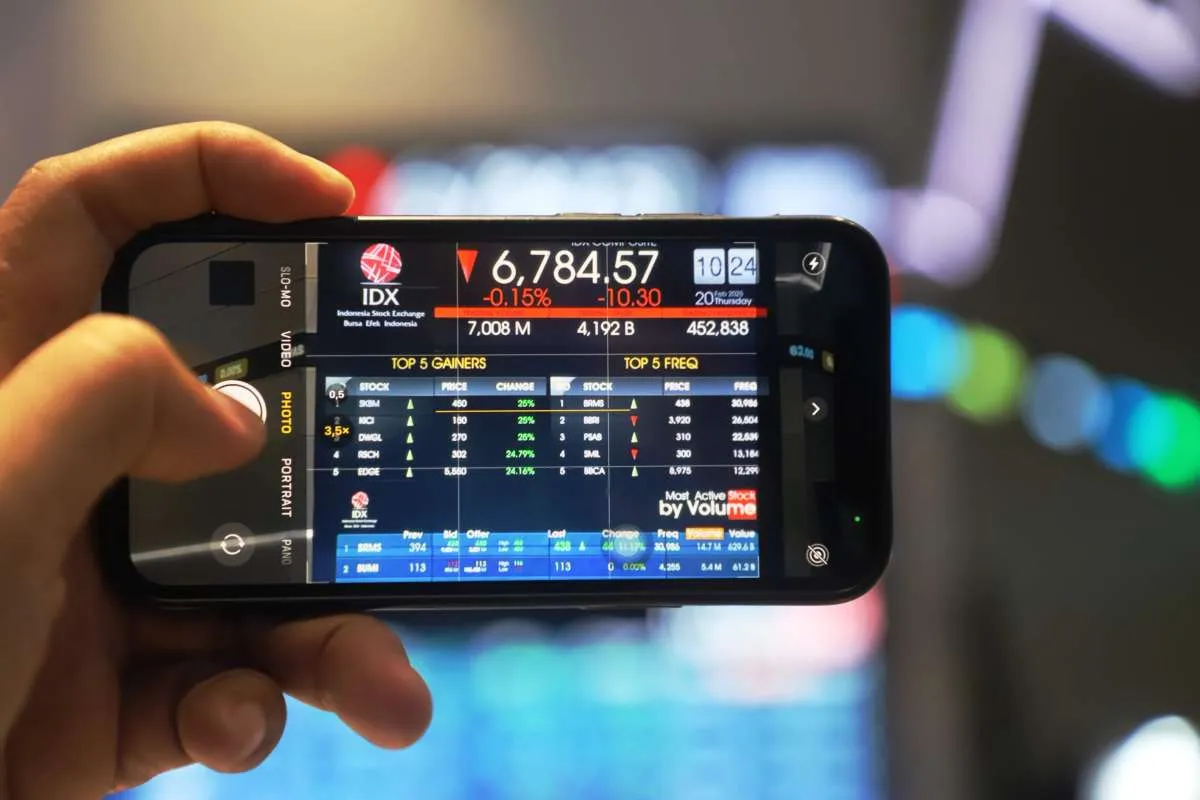 Simak Proyeksi IHSG dari Phintraco Sekuritas untuk Perdagangan Hari Ini (25/2)