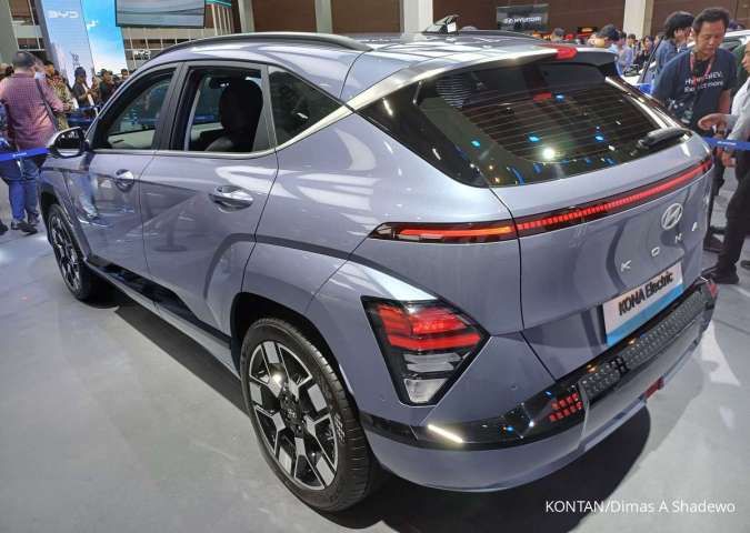 Hyundai Luncurkan Kona EV dan Ioniq 5 Batik di IIMS 2024