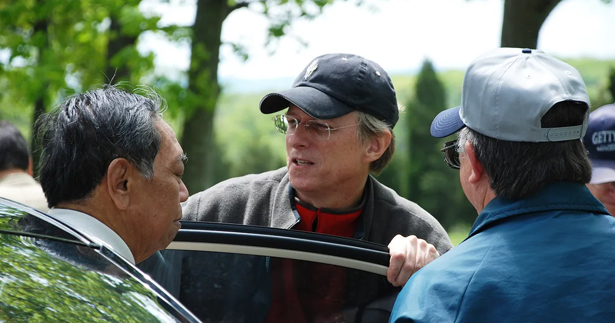 Profil Charles Holland Taylor: Tokoh Lintas Agama dan Perannya di PBNU