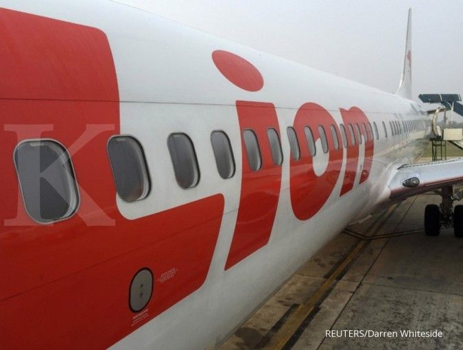 Evakuasi pesawat Lion Air yang tergelincir di Gorontalo dilanjutkan Senin 