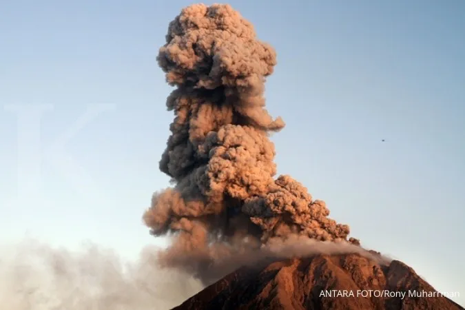 Luhut calls for extra caution over Mt. Sinabung