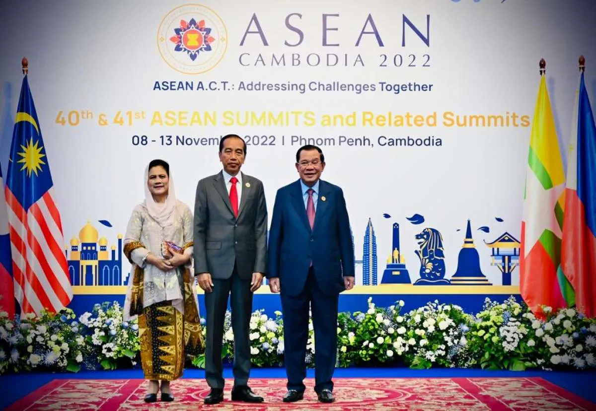 Presiden Jokowi dan Ibu Negara Iriana Hadiri Upacara Pembukaan KTT ASEAN Kamboja