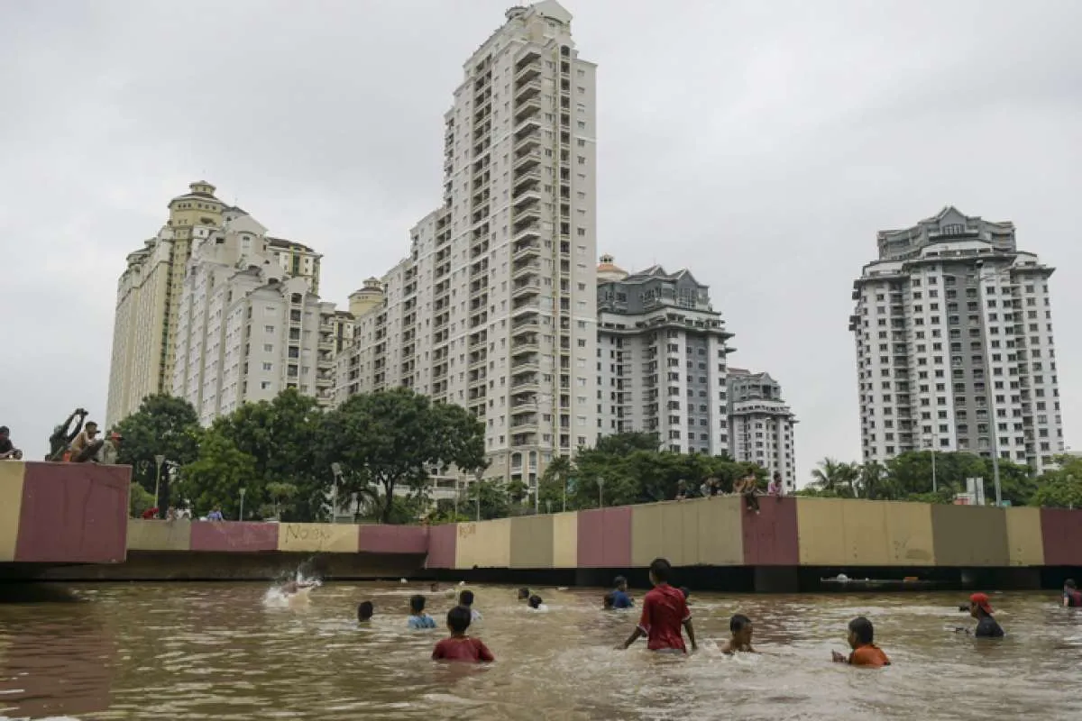 Musim hujan dan banjir, lakukan tip berikut agar badan tetap sehat