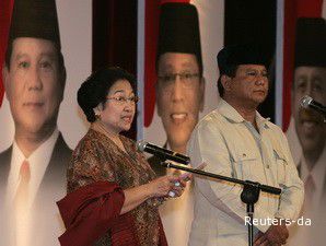 Mohon Keadilan MK, Mega Terisak-isak