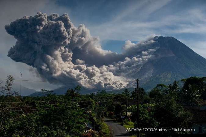 Gunung Merapi Semburkan Awan Panas Guguran Sejauh 1.500 Meter Minggu Siang
