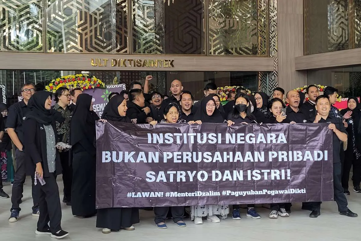 Mendikti Saintek Satryo Mengaku Sudah Lapor ke Istana Soal Demo ASN di Kementeriannya