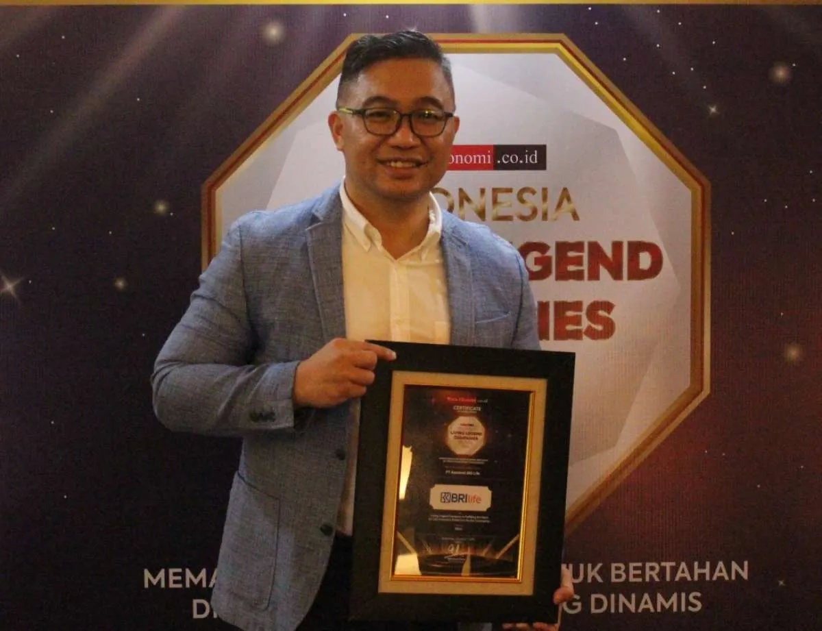 Berkarya Lebih dari 35 tahun, BRI Life Raih Penghargaan Living Legend Company 