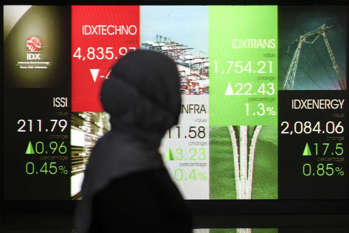 IHSG Turun 0,01% ke 6.703 di Sesi I Jumat (26/5), INDY SRTG, UNTR Top Gainers LQ45