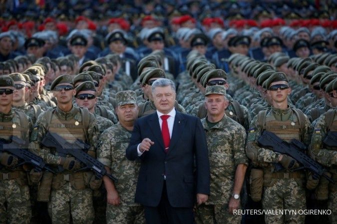 Konflik dengan Rusia memanas, Ukraina umumkan darurat militer